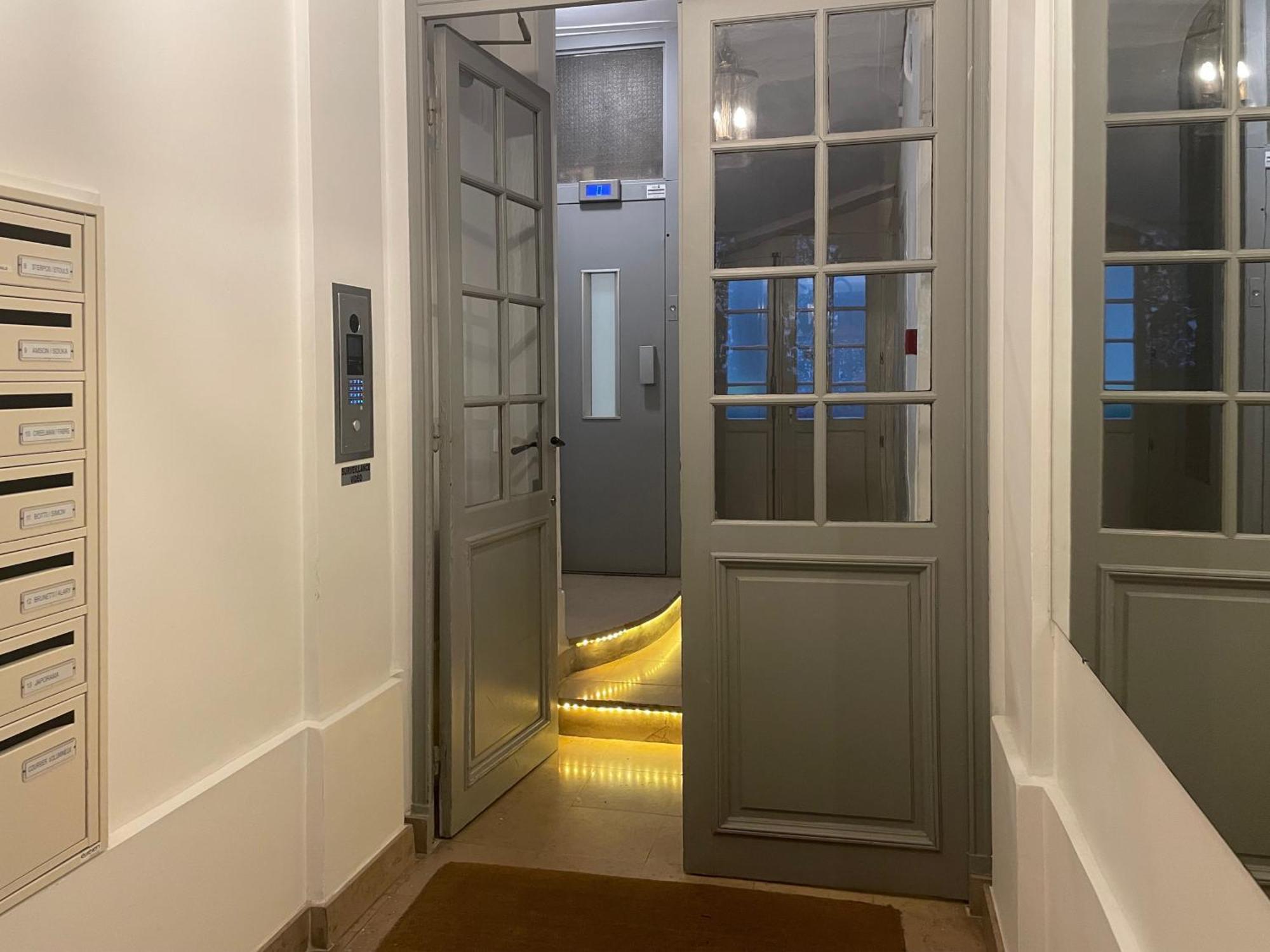 Appartement 2 E Bagni Aria Condizionata Ascensore Garage Odeon Parijs